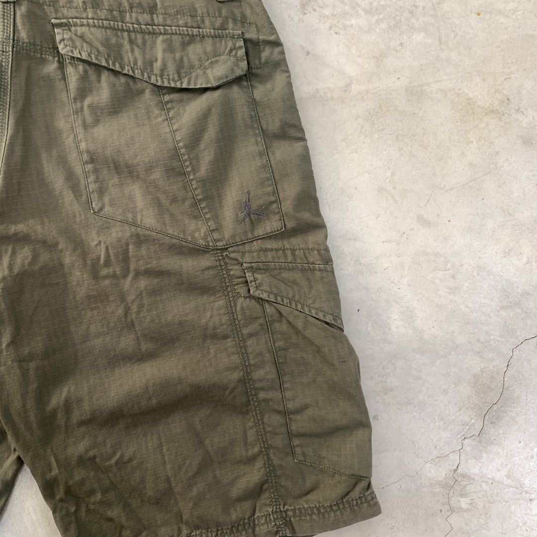JORDAN (Category: Shorts) located in Manila. Submitted by end.user.ph (Listing ID 1468672047, Image 3). Description: JORDAN 32 waist (23 length).