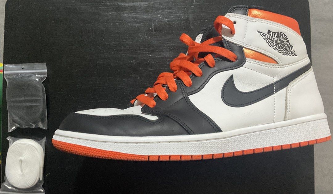 Jordan 1 Retro High OG (Category: Sneakers) located in Bacoor. Submitted by alvinmc14 (Listing ID 1468566426, Image 2). Description: - Model: Nike Air Jordan 1 Retro High OG - Condition: Used but but still in good condition - 100% authentic, buy with confidence - Open for meet-ups - Shipping c/o buyer - PM for details!.
