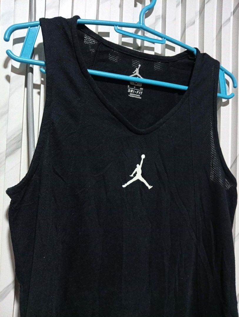 Jordan Flight Center logo Rise 23 Sando Jersey solid Backhit ( authentic ) (Category: Tshirts & Polo Shirts ) located in Barotac Nuevo. Submitted by john.pritz (Listing ID 1468675105, Image 3). Description: Jordan Flight Center Logo Rise 23 Sando Jersey Solid Backhit ( Authentic ) Like new condi no issue Size small on tag Width 19 Length 27.