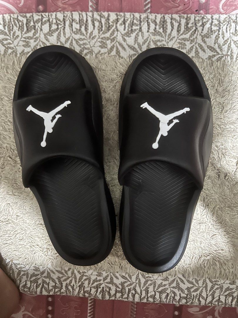 Jordan Franchise Slide (Category: Slippers & Slides) located in Manila. Submitted by freetree_f5cf00 (Listing ID 1468541637, Image 2). Description: Size 8 • used only 1 time.
