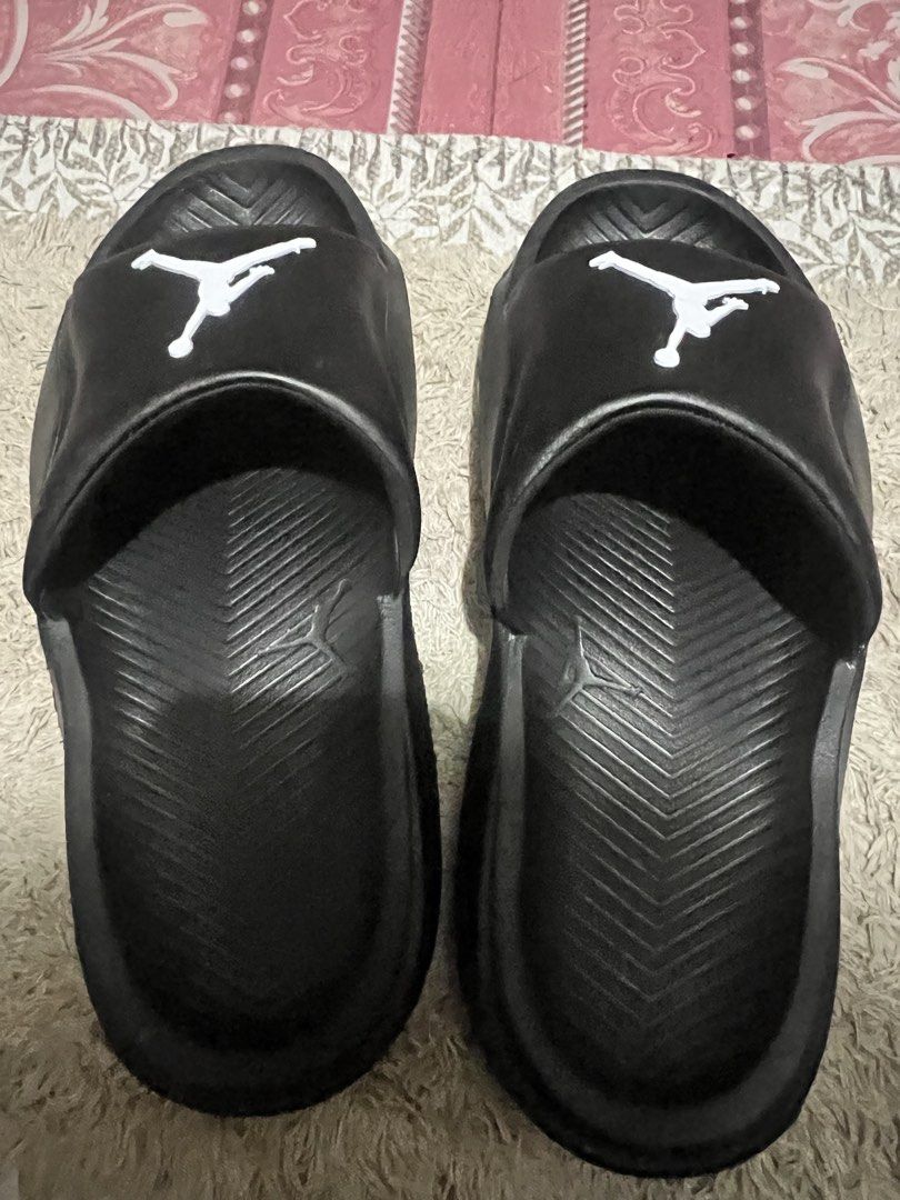 Jordan Franchise Slide (Category: Slippers & Slides) located in Manila. Submitted by freetree_f5cf00 (Listing ID 1468541637, Image 1). Description: Size 8 • used only 1 time.