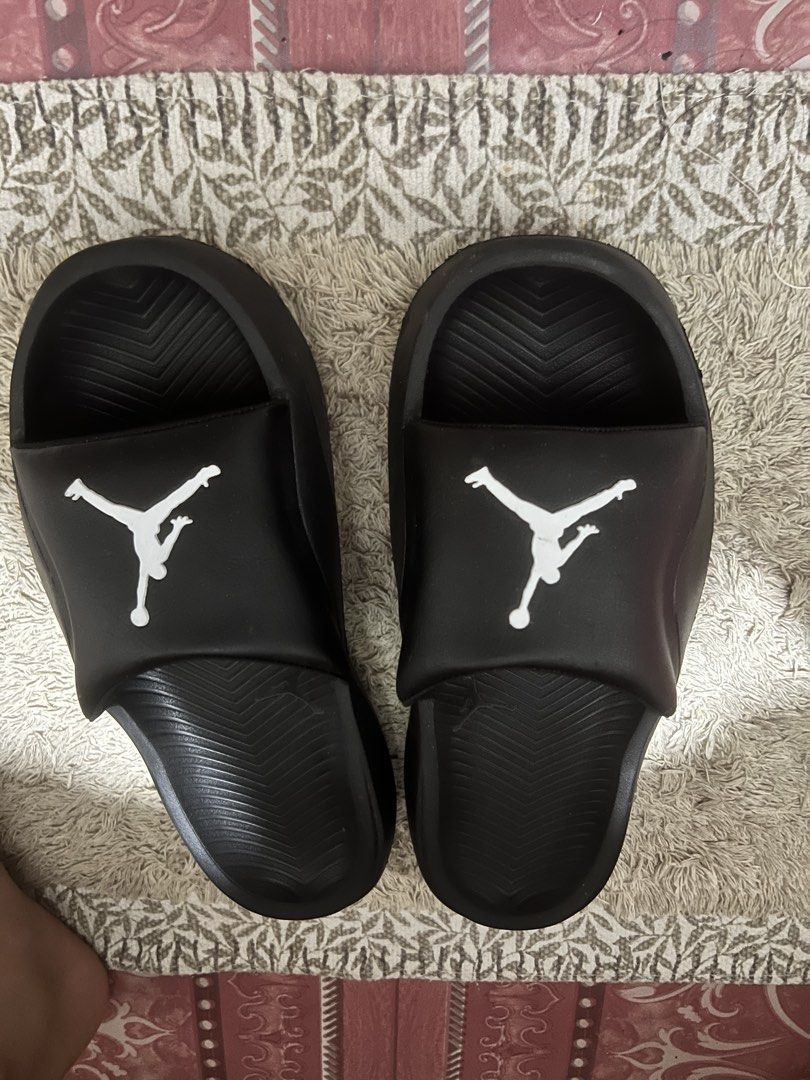 Jordan Franchise Slide (Category: Slippers & Slides) located in Manila. Submitted by freetree_f5cf00 (Listing ID 1468541637, Image 3). Description: Size 8 • used only 1 time.