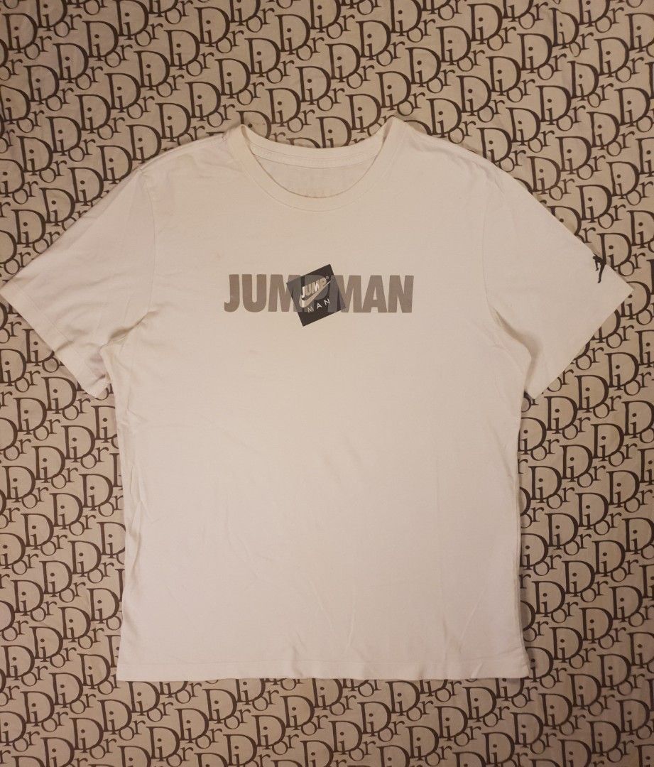 Jordan Jumpman white tshirt (Category: Tshirts & Polo Shirts ) located in San Fernando. Submitted by retro.district. (Listing ID 1468712453, Image 1). Description: - Jordan Jumpman white tshirt - Size: Large - Condition: Excellent - Issue: fading on necktag.
