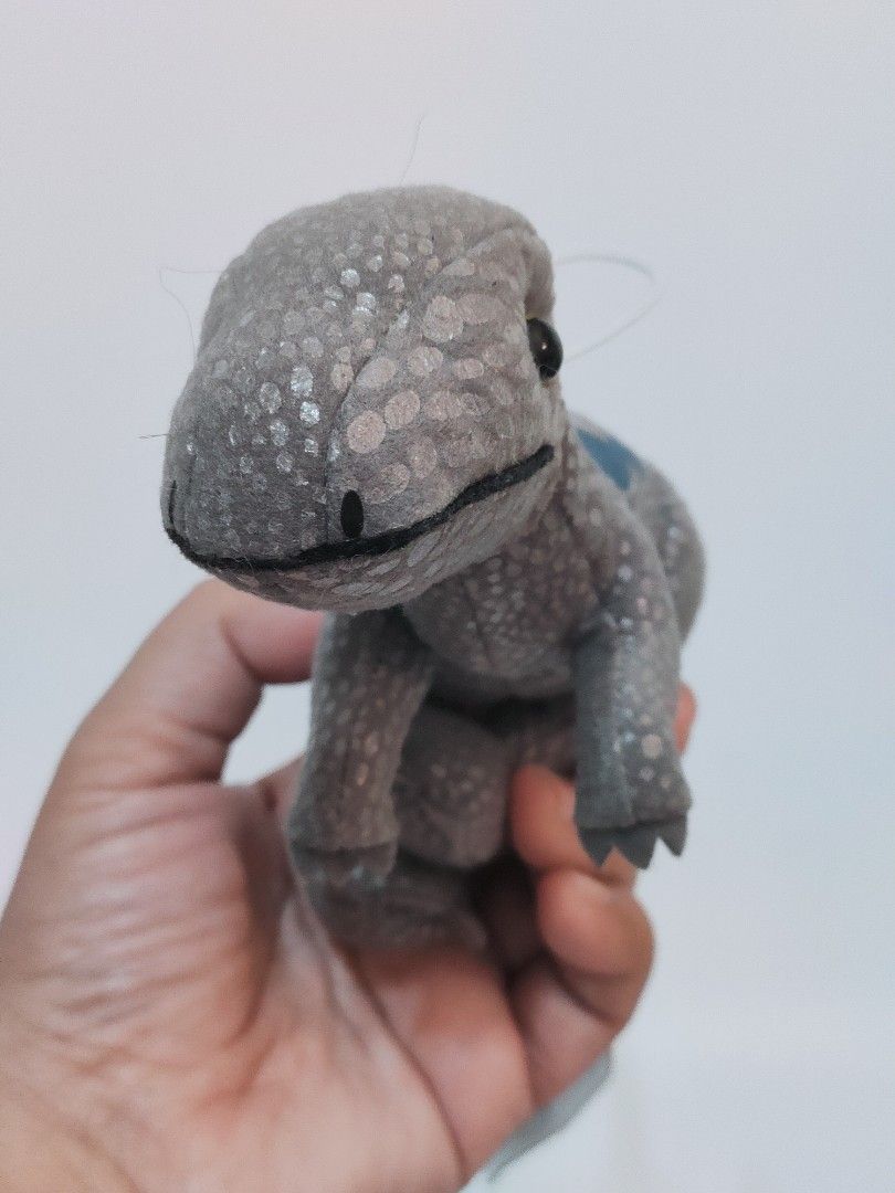 Jurassic World Dinosaur Plush Charm (Category: Plushies & Soft Toys) located in Antipolo. Submitted by bhabiegraciefashionlab (Listing ID 1468517779, Image 2). Description: ✨Jurassic World Dinosaur Plush Charm 🇯🇵Authentic From Japan 🔖Brand New with Papertag 📸Actual Photos posted, what you see is what you'll get 😍Perfect for Fans/Collectors or for gifting 💸MOP 👉🏻Gcash /Maribank/GoTyme 🚚MOD 👉🏻J&T / Lalamove ❌NO FREE Sf (sf is paid by the