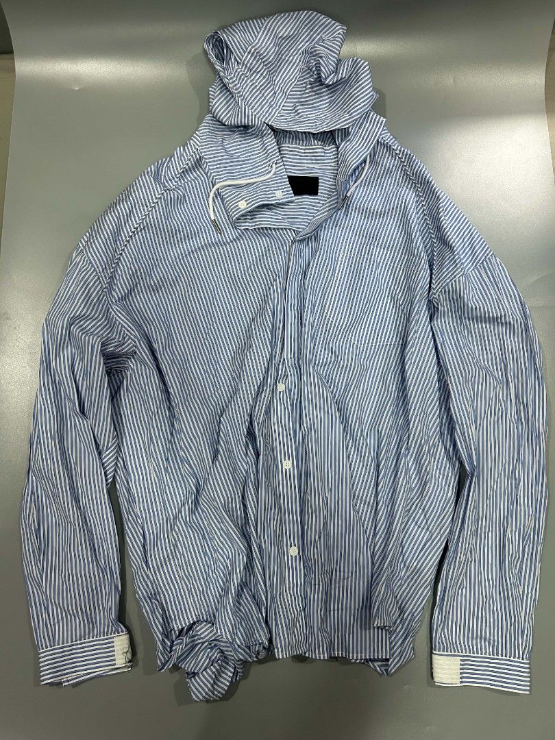 Juun. J oversized striped hooded (Category: Coats, Jackets and Outerwear) located in Santa Rosa. Submitted by _ba_mo_si_ (Listing ID 1468533277, Image 2). Description: Plus sf Size 50 29 width 31 length Dm.