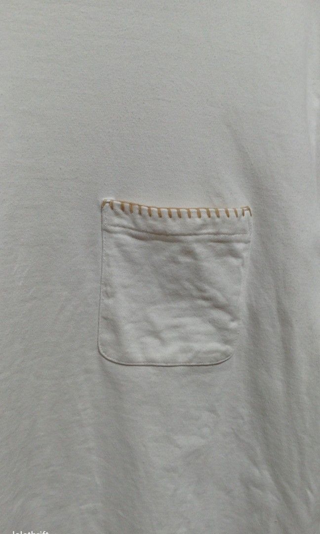 JW Anderson x Uniqlo (Category: Tshirts & Polo Shirts ) located in Batangas. Submitted by lelethrift.com (Listing ID 1468605600, Image 3). Description: JWanderson x Uniqlo Size: Large Authentic Lux collab Ready to wear, napa laundry na complete tags 10/10 color rate.
