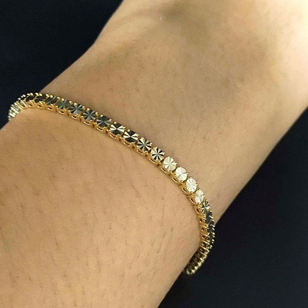K18 JP Illusion bracelet 7.5" YG (Category: Bracelets) located in Manila. Submitted by franeyney (Listing ID 1468527503, Image 1). Description: K18 JP Illusion bracelet 7.5" YG plus sf sta. cruz manila.