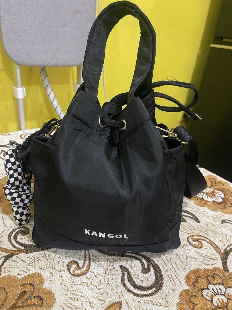 Kangol Bag (Category: Shoulder Bags) located in Marikina City. Submitted by greatfindsmnlph (Listing ID 1468683077, Image 2). Description: Kan gol Bag Price: 450 Size: Small Width: 12 Length: 13 Color: Black Color Rate: 10/10 Condition: 10/10 almost new Very nice in actual.