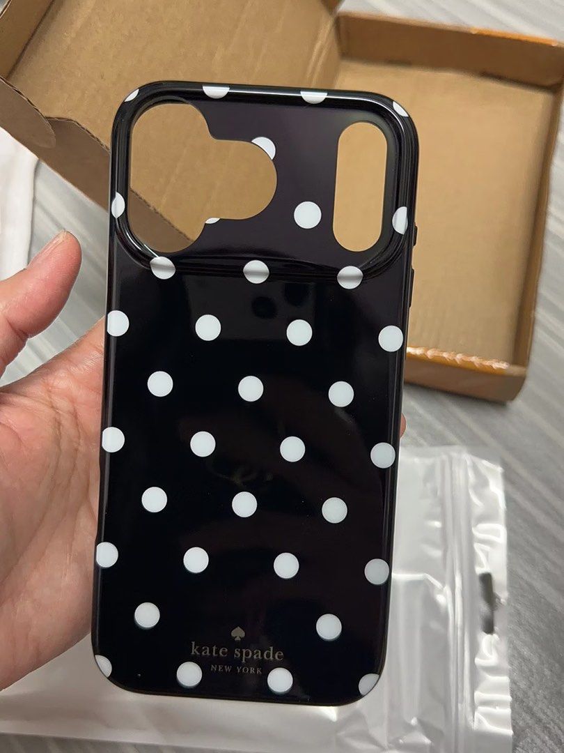 KATE SPADE 17-18 CASE (Category: Cases & Sleeves) located in Manila. Submitted by ninjaninxx (Listing ID 1468635166, Image 2). Description: .