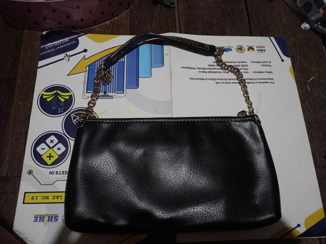 Kate spade Kili bag (Category: Shoulder Bags) located in Manila. Submitted by raymund2501 (Listing ID 1468642825, Image 2). Description: for sale 2k Kate spade Kili bag excellent condition orig ykk zipper.