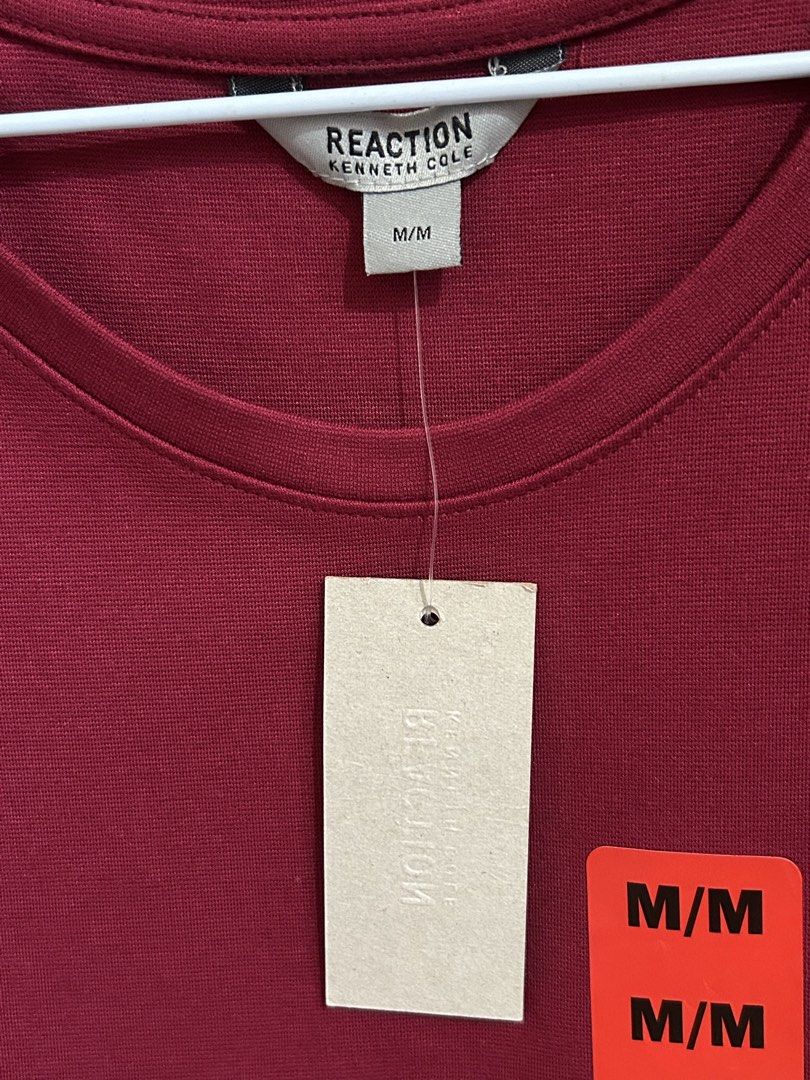 Kenneth Cole Long sleeve (Category: Tshirts & Polo Shirts ) located in Baguio. Submitted by previouslymine.10 (Listing ID 1468549892, Image 2). Description: - kenneth cole longsleeve - product size: shoulder 15-16 inches, length 27 inches.