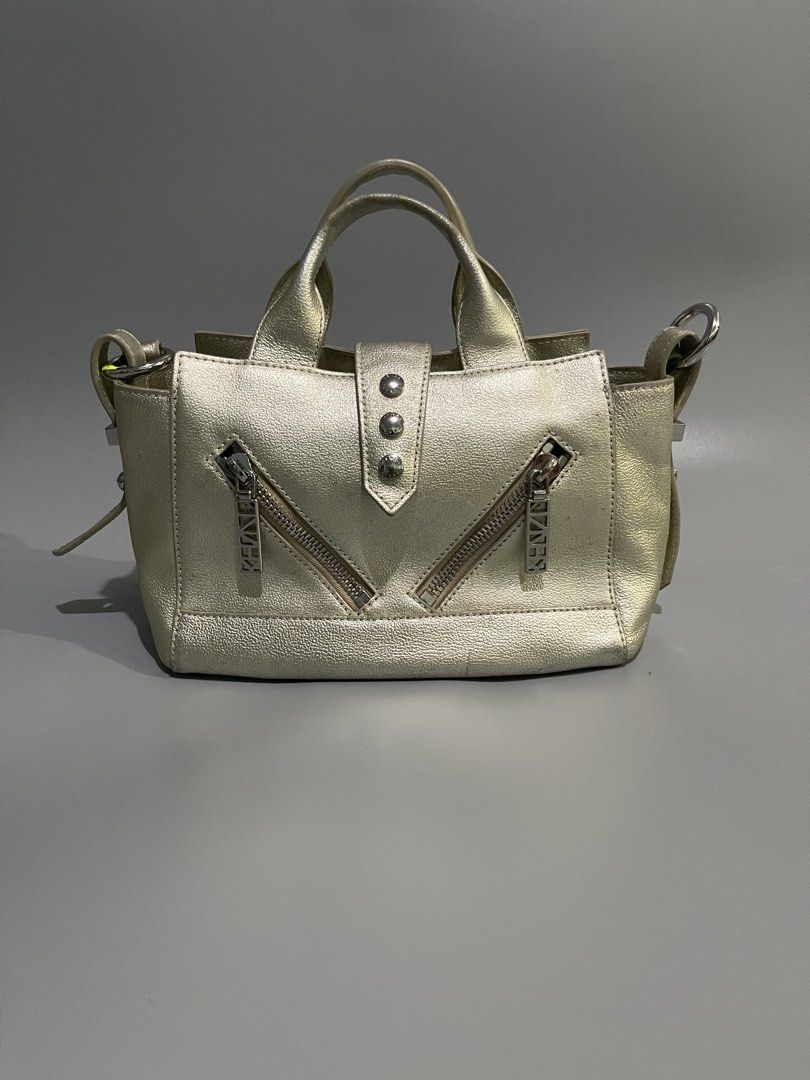Kenzo kalifornia bag (Category: Luxury Bags & Wallets) located in Manila. Submitted by pinedadelr45927 (Listing ID 1468610998, Image 1). Description: Excellent condition .