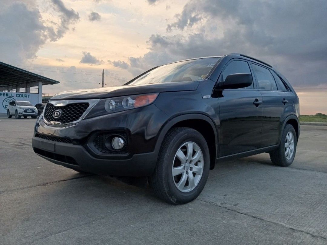 Kia Sorento 2.2 CRDI EX (A) (Category: Used Cars) located in Cainta. Submitted by jannette2305 (Listing ID 1468601297, Image 2). Description: NO ISSUE!❤️ Kia Sorento CRDi TURBO DIESEL Smooth Turbo Diesel Engine Automatic transmission Super smooth shifting Keyless entry COLD DUAL Aircon All power All working FRESH interior all INTACT Touch screen head unit 5 thick tires (NEW) 4 ABS disc brakes Very spacious cargo REGISTERED Complete Orig papers 2 