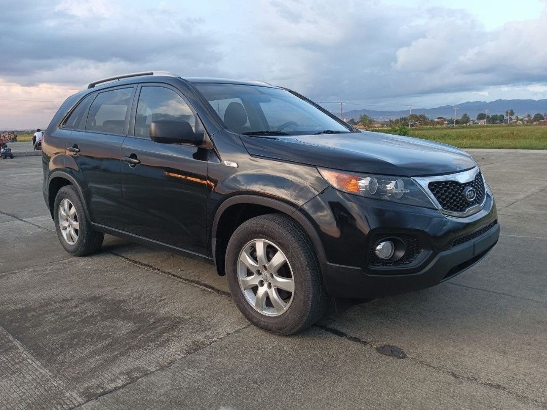 Kia Sorento 2.2 CRDI EX (A) (Category: Used Cars) located in Cainta. Submitted by jannette2305 (Listing ID 1468601297, Image 1). Description: NO ISSUE!❤️ Kia Sorento CRDi TURBO DIESEL Smooth Turbo Diesel Engine Automatic transmission Super smooth shifting Keyless entry COLD DUAL Aircon All power All working FRESH interior all INTACT Touch screen head unit 5 thick tires (NEW) 4 ABS disc brakes Very spacious cargo REGISTERED Complete Orig papers 2 