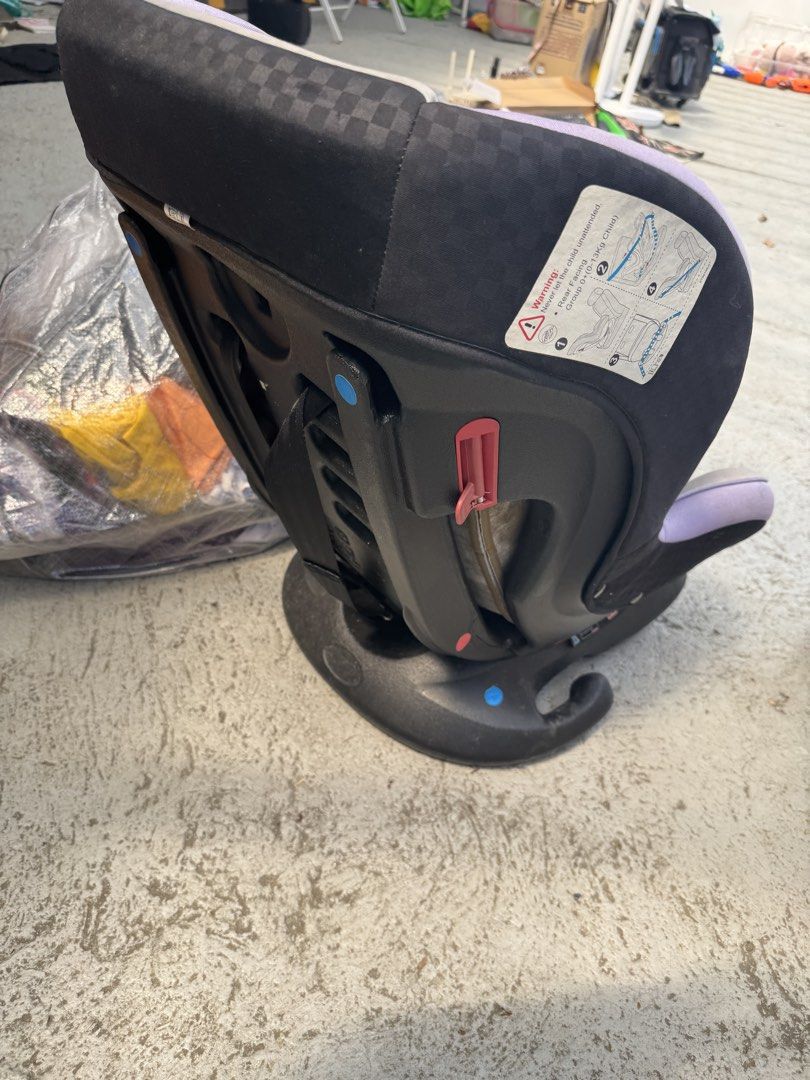 Kids booster seat (Category: Other Kids Furniture) located in Quezon City. Submitted by younik_finds (Listing ID 1468520922, Image 2). Description: 2 way facing booster seat for 2 yrs up..