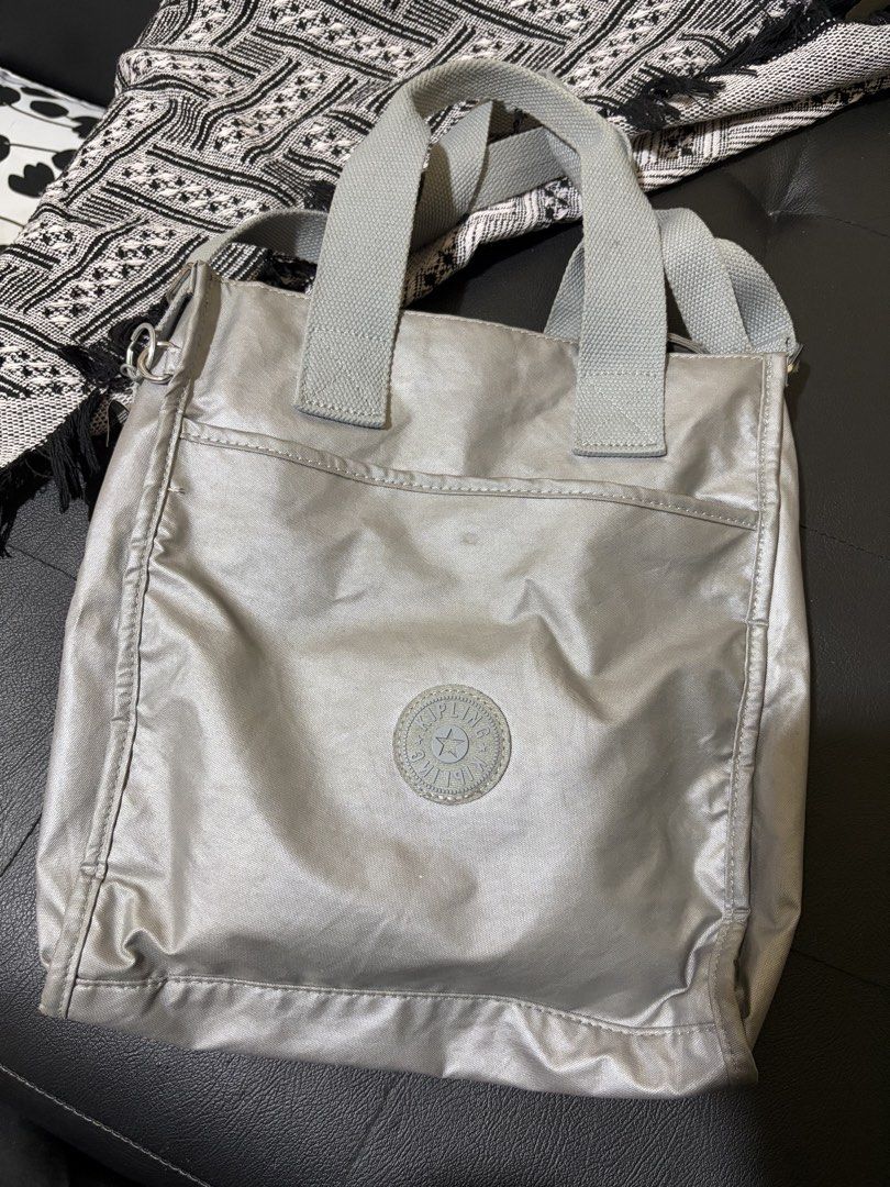 Kipling Metallic silver (Category: Tote Bags) located in San Isidro. Submitted by motherthrifter_moon (Listing ID 1468597668, Image 1). Description: Kipling brand new condition No stain sa loob No damage no issue in and out Natambak lang Padala from korea.