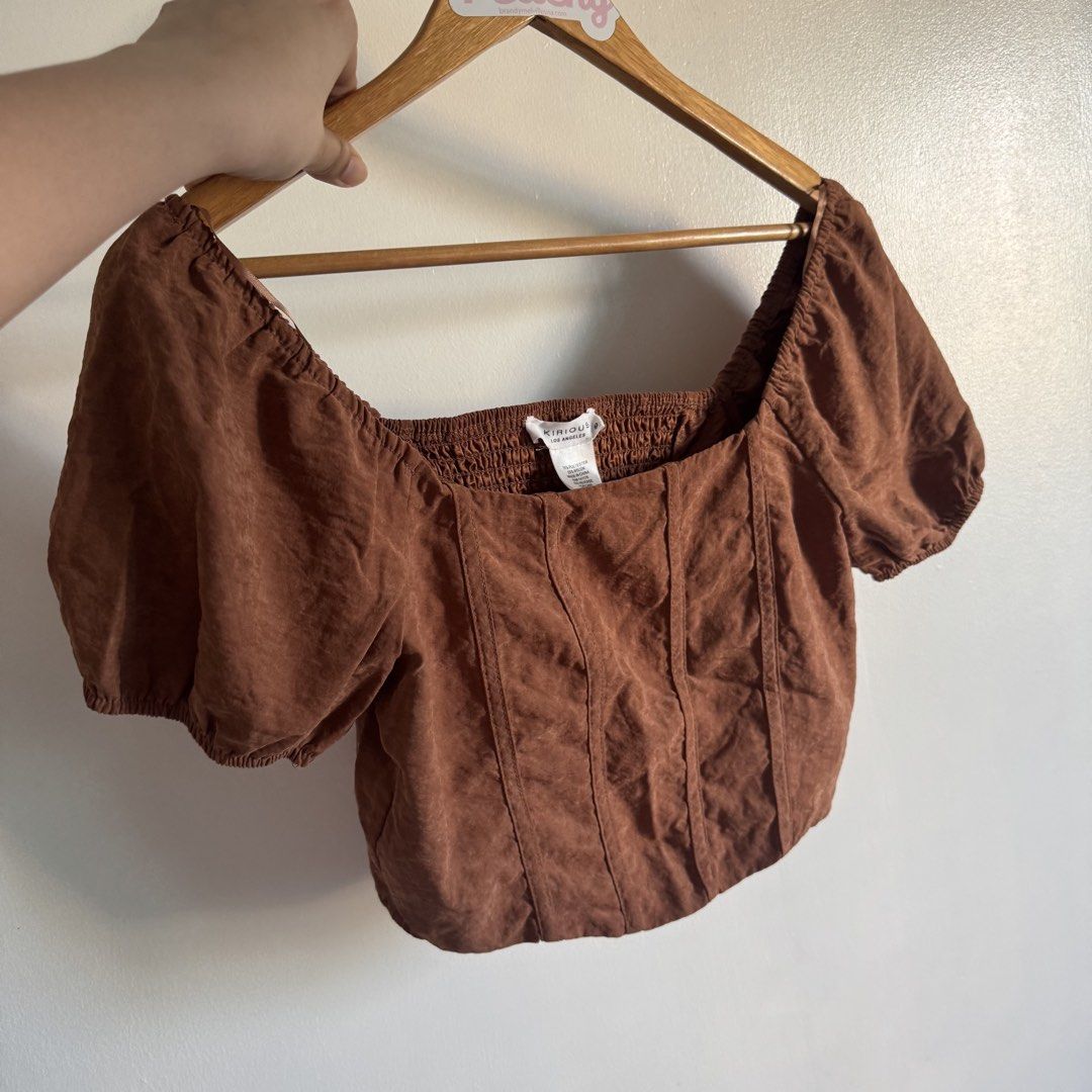 Kirious la brand corset puff (Category: Blouses) located in Manila. Submitted by apparella.ph (Listing ID 1468515824, Image 3). Description: Bought in us Super gandremoced tag only 10/10 Bust:32-28( super smock sa likod) Length from shoulder:45 ☑️Everything is my Own preloved / BNWT/BNWOT ☑️ not thrifted/Ukay ☑️ malukot sa picture kasi na stock sa cabinet (tinatamad mag plantsa ✌️ ) ☑️Personal items ( usually bought in US/UK/JPN ) every year po a
