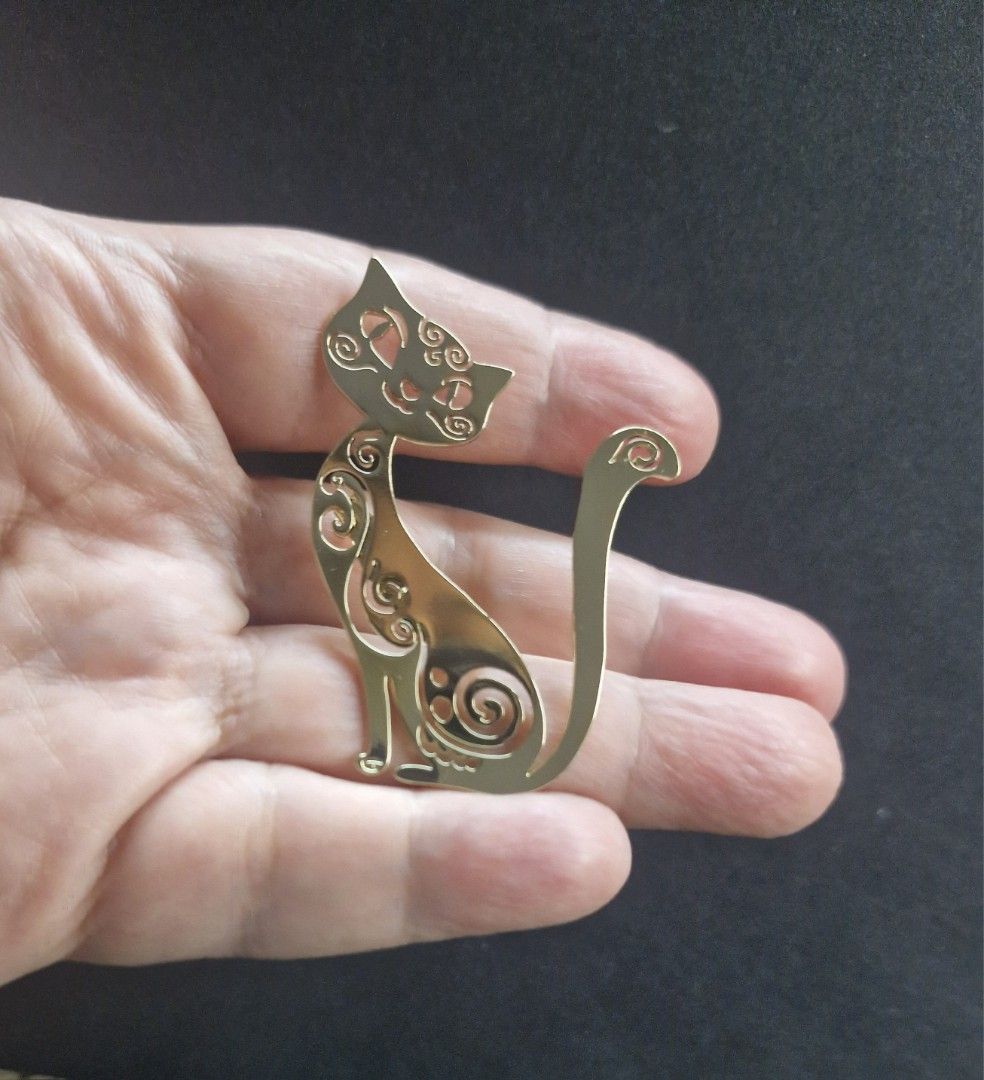 Kitty Brooch (Category: Brooches) located in Taguig. Submitted by mommaschoice (Listing ID 1468586690, Image 2). Description: Brand new Hallow design Lightweight won't damage the fabric Ships nationwide.