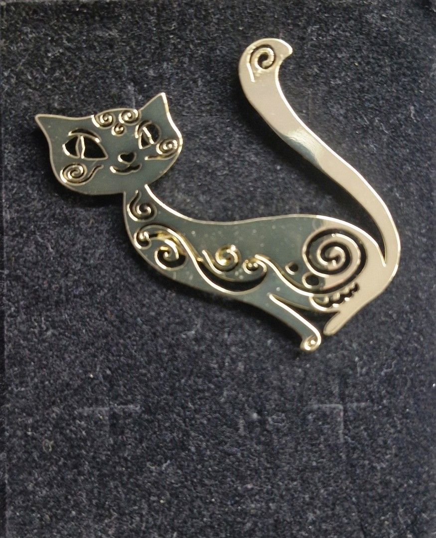 Kitty Brooch (Category: Brooches) located in Taguig. Submitted by mommaschoice (Listing ID 1468586690, Image 1). Description: Brand new Hallow design Lightweight won't damage the fabric Ships nationwide.