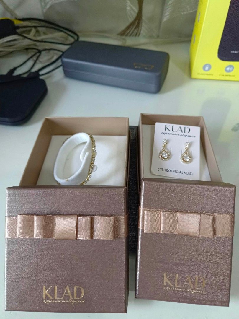 KLAD Teardrop Crystal Earrings Gold (Category: Earrings) located in Cavite. Submitted by cyrenecen (Listing ID 1467983307, Image 2). Description: - Brand: KLAD - Style: Teardrop drop earrings with sparkling center stones and pave crystals - Color: Gold -Packaging: Includes original gift box with ribbon Original Price : 1299 still negotiable .