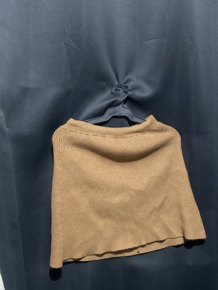 Knitted Brown Skirt (Category: Skirts) located in Paranaque City. Submitted by things.jesspreloved (Listing ID 1468597058, Image 2). Description: .