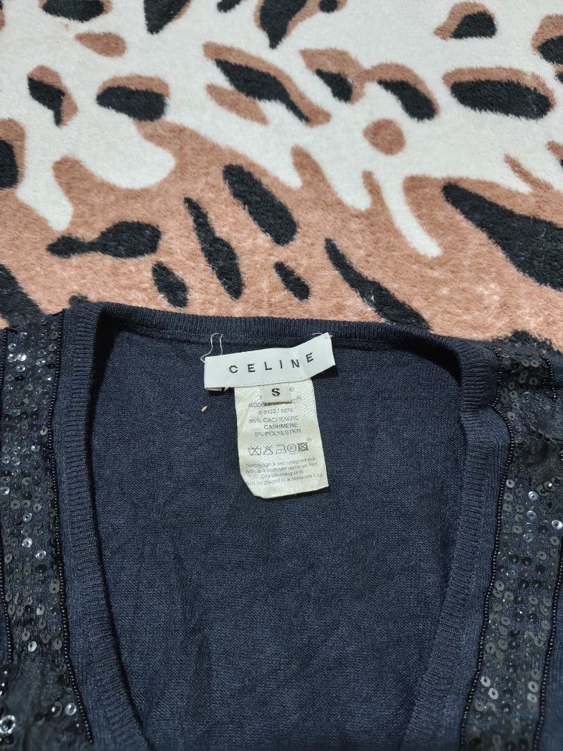 KNITTED JUMPERS CELINE SIZE SMALL (Category: Blouses) located in Manila. Submitted by gelove.thrift (Listing ID 1468573087, Image 2). Description: .