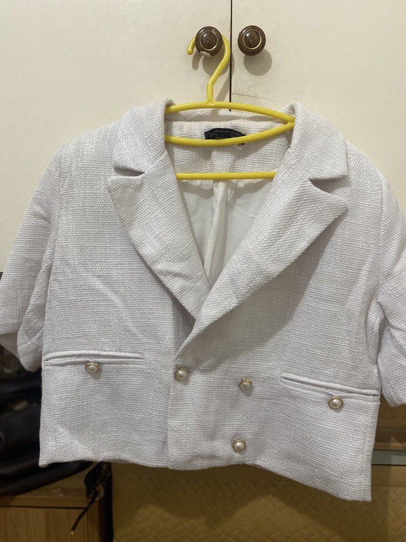 Knitted top (Category: Others Tops) located in Pasig City. Submitted by avery4444 (Listing ID 1468705516, Image 1). Description: Shein knitted top, twice lang nagamit.
