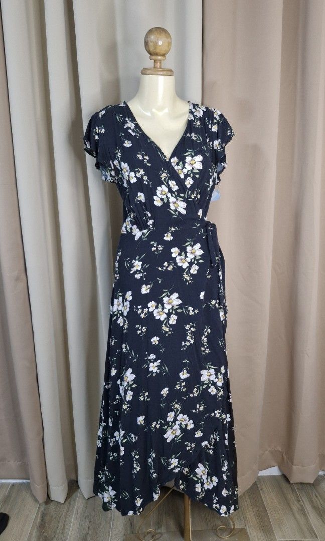 L: Dress (Category: Dresses) located in Calabanga. Submitted by deniseallyson (Listing ID 1468614811, Image 1). Description: .