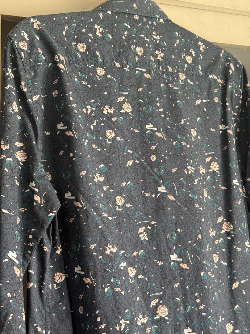 Lacoste printed long sleeves (Category: Luxury Apparel) located in Cainta. Submitted by disposing_things (Listing ID 1468539318, Image 3). Description: .
