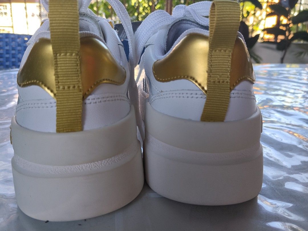 Lacoste Sneakers (Category: Sneakers) located in General Mariano Alvarez. Submitted by iamnotjen (Listing ID 1468709993, Image 2). Description: Brand New UK 3/EUR 35.5/ US 5 Bought in Singapore Free SF.