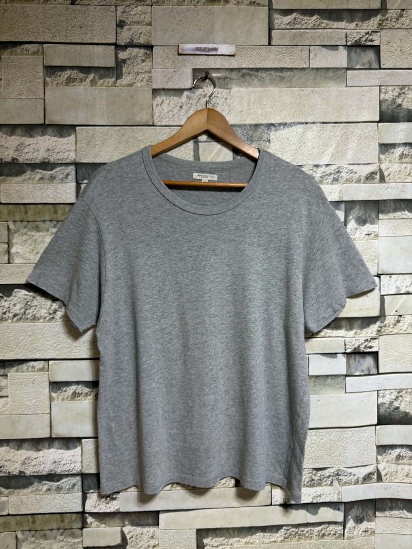 Lady White Co. LOOPWHEELED Grey Tee Shirt (Category: Tshirts & Polo Shirts ) located in Santa Rosa. Submitted by alejon007 (Listing ID 1468525920, Image 2). Description: Lady White Co. LOOPWHEELED Grey Tee Shirt MADE IN USA 🇺🇸 100% Legit Excellent condition No issues Size fit medium 26 x 20.5 PRIC 1⃣3⃣8⃣0⃣ PM.