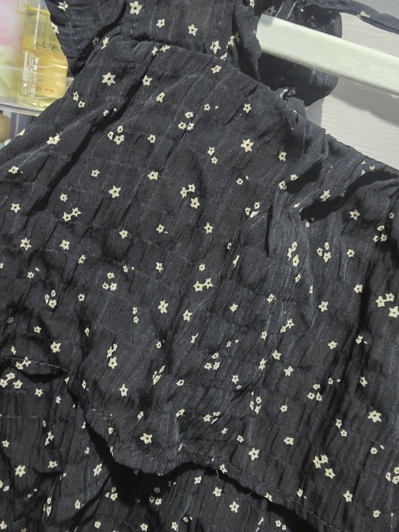 Layered Doll Top (Category: Blouses) located in Quezon City. Submitted by dinesaur (Listing ID 1468687569, Image 2). Description: m-semi large (36-37 bust).