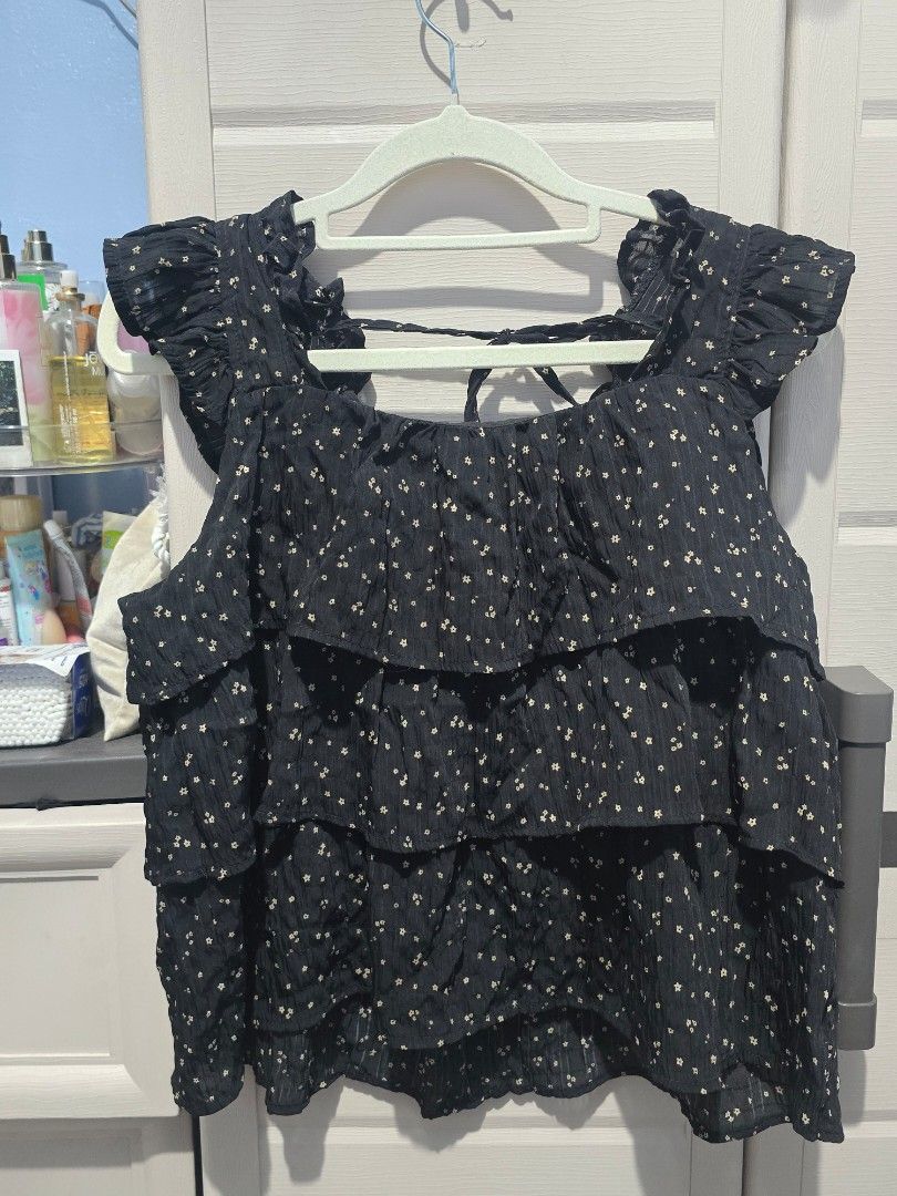 Layered Doll Top (Category: Blouses) located in Quezon City. Submitted by dinesaur (Listing ID 1468687569, Image 1). Description: m-semi large (36-37 bust).