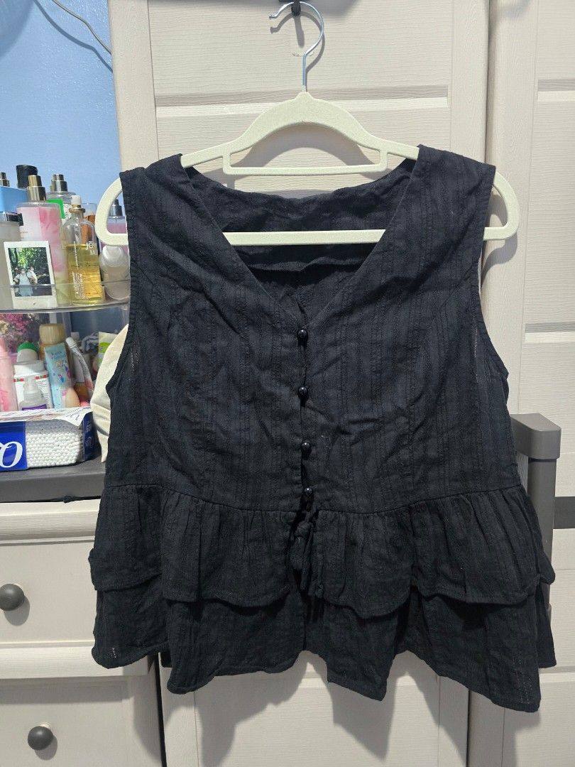 Layered Hem Doll Top (Category: Sleeveless) located in Quezon City. Submitted by dinesaur (Listing ID 1468689329, Image 1). Description: .