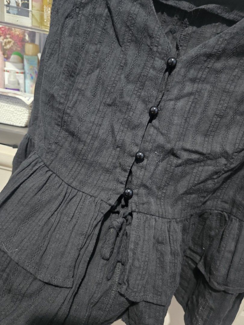 Layered Hem Doll Top (Category: Sleeveless) located in Quezon City. Submitted by dinesaur (Listing ID 1468689329, Image 2). Description: .