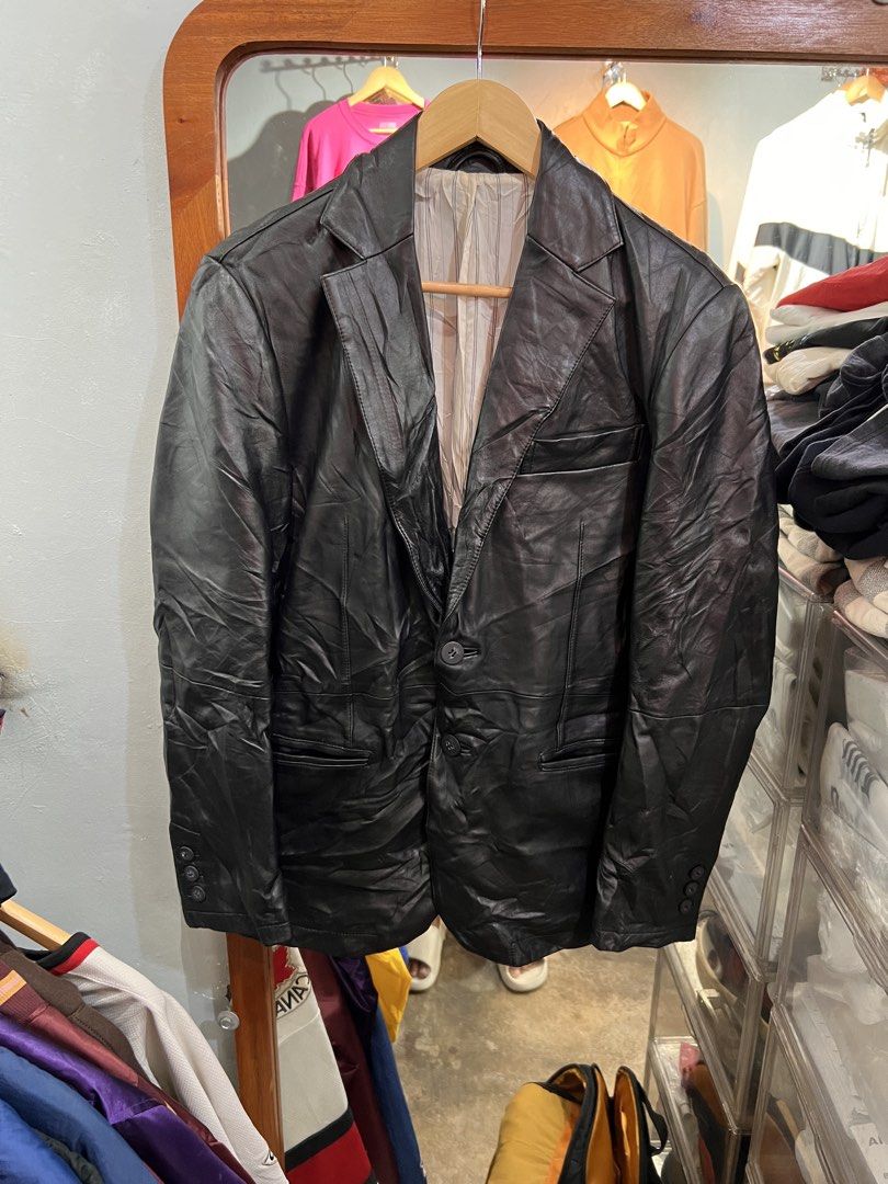 leather Jacket (Category: Coats, Jackets and Outerwear) located in Manila. Submitted by teampuyat224792 (Listing ID 1468596875, Image 2). Description: available size - small to Large condition - pristine price - 1500 each message nalang po sa ibang details.