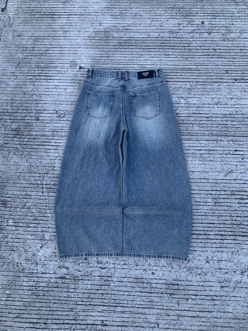 LEATHERY Washed Baggy Pants (Category: Jeans) located in Cebu City. Submitted by lnrd_finds (Listing ID 1468628881, Image 2). Description: LEATHERY Washed Baggy Pants Waist 33 Length 38 Thigh 14.5 Leg Opening 11.5 Issue:❌ Excellent condition.