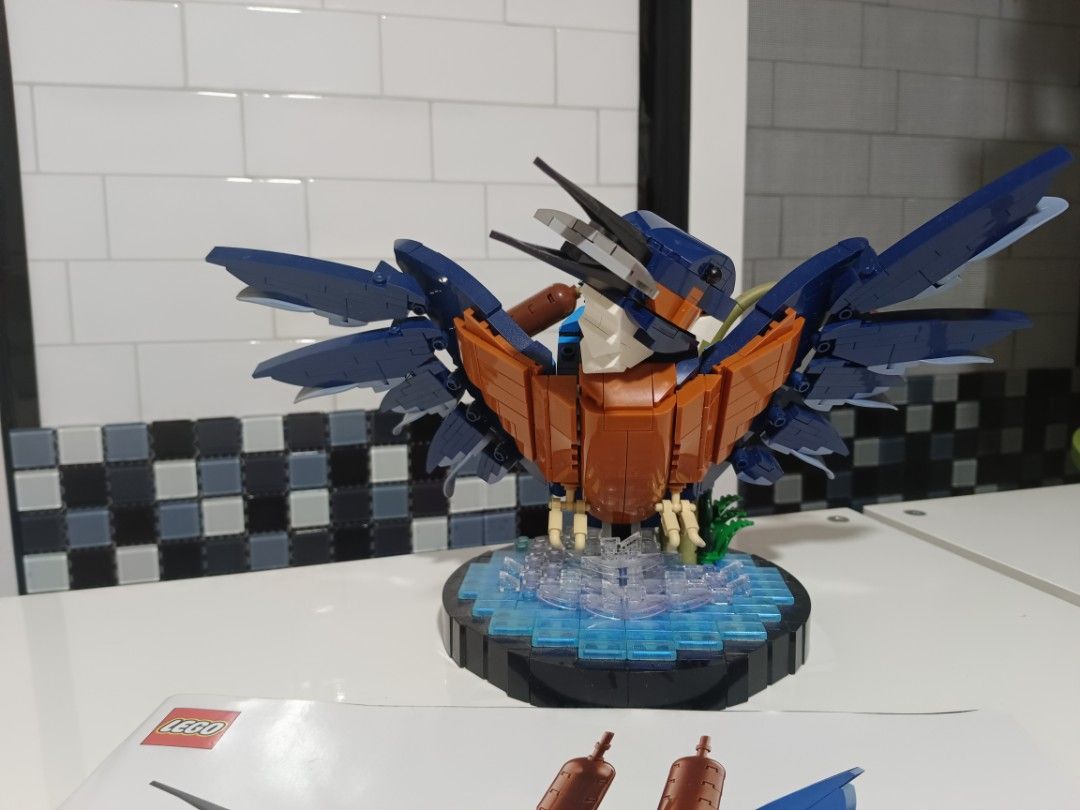 LEGO Icons 10331 - Kingfisher (Category: Lego & Building Sets) located in Pasig City. Submitted by mortenk1986 (Listing ID 1468636384, Image 1). Description: Pre-owned, but only used for display. Never played with and in excellent condition. The set is 100% complete and has been carefully disassembled following the instructions and repacked into new, numbered ziplock bags to make rebuilding easier. Location: Pasig City Feel free to message me if 