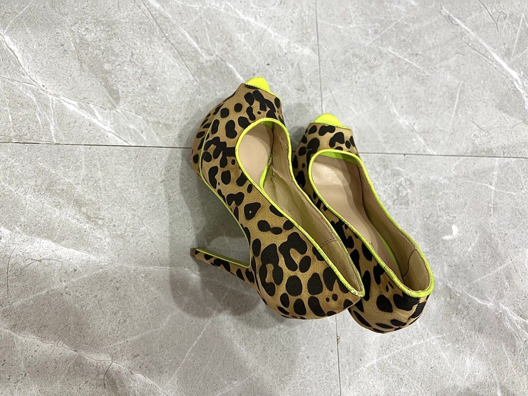 Leopard Print Neon Green Trim Peep Toe Platform Heels (Category: Heels) located in Manila. Submitted by urechicthrftmnl (Listing ID 1468710946, Image 3). Description: Size 35.