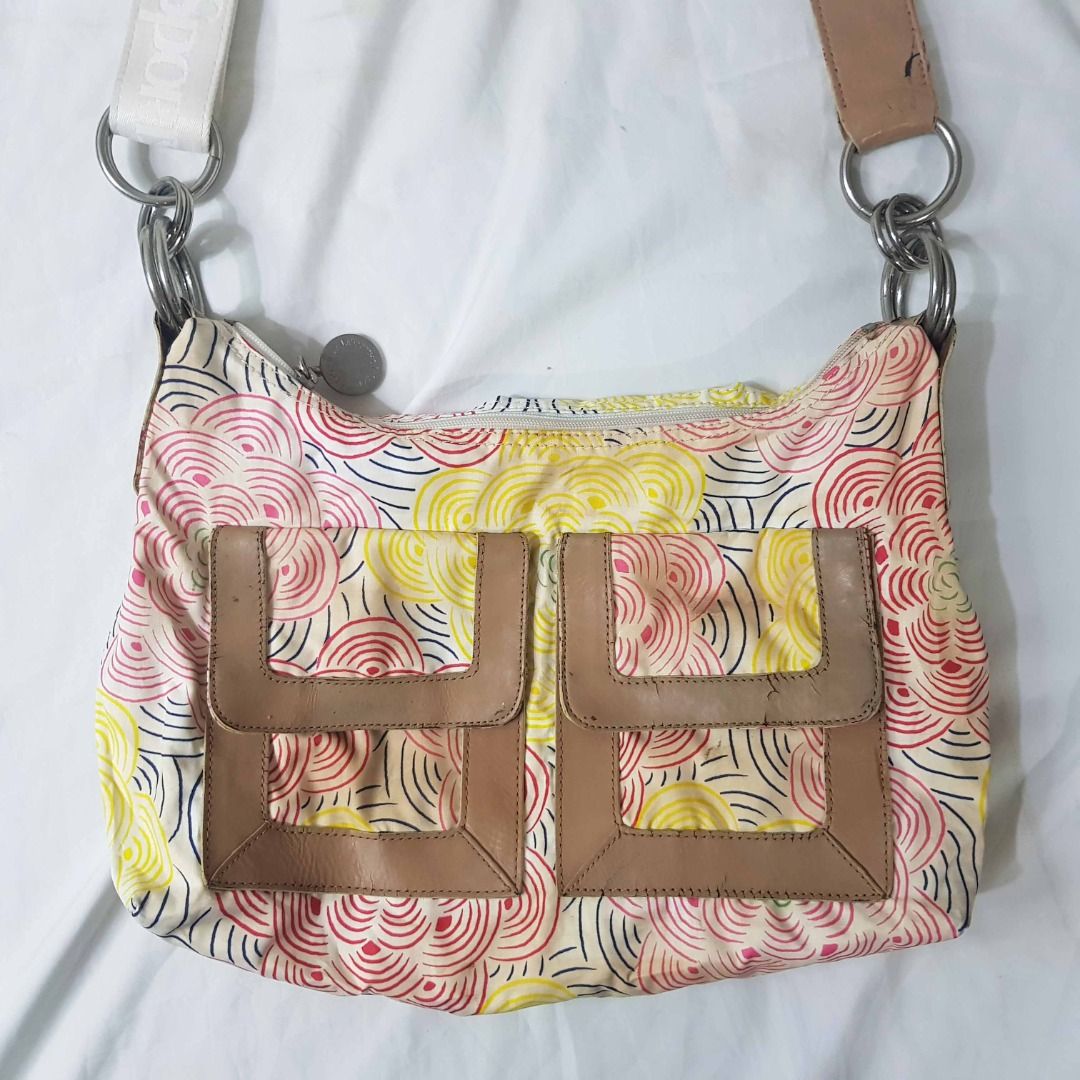 LeSportsac sling bag (Category: Cross-body Bags) located in Cebu City. Submitted by dwightmendozasr (Listing ID 1468690840, Image 2). Description: LeSportsac sling bag W- 13.0 L - 9.0 ~faint stains Php 120.00 + shipping fee CODE: OO3.