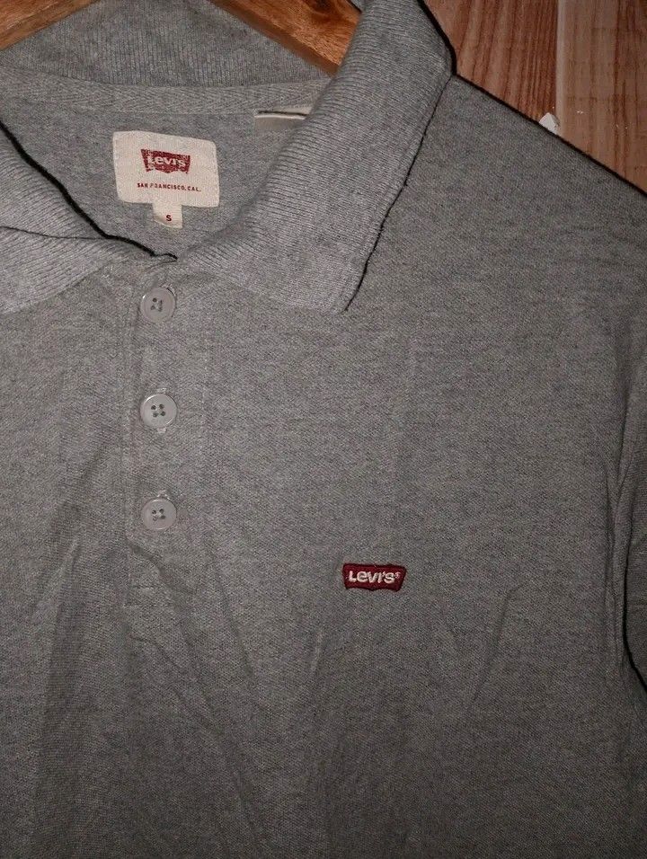 LEVI'S (Category: Tshirts & Polo Shirts ) located in Taguig. Submitted by clothingselection (Listing ID 1468659844, Image 3). Description: PTPA LEVI'S POLO SHIRT 19 X 27 FRONT X 28 BACK EXCELLENT CONDITION NID WASH FRESH FROM BALE.