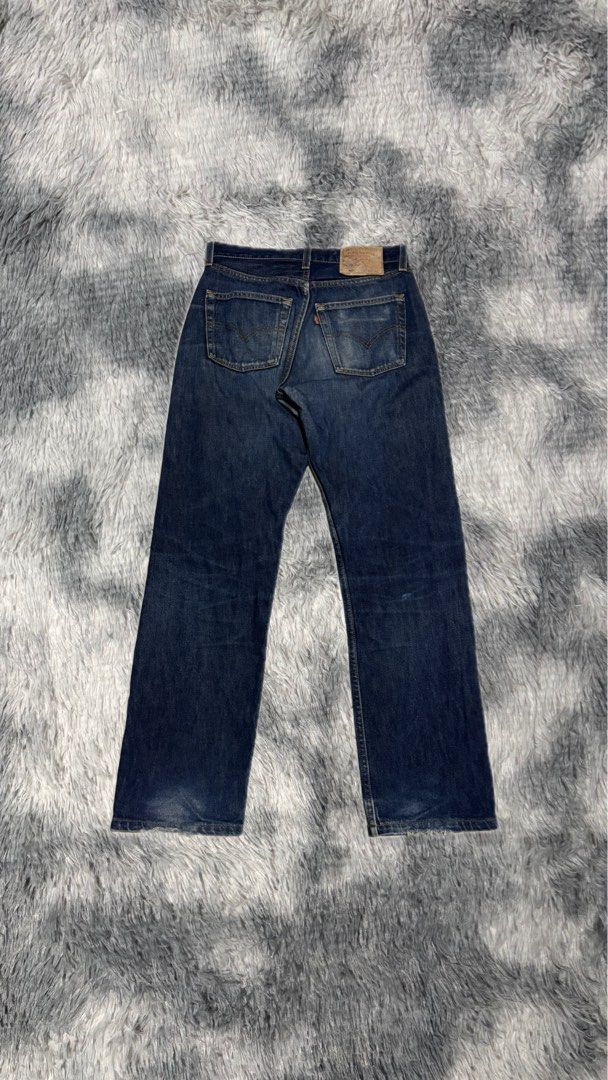 LEVIS 501 (Category: Jeans) located in Carmona. Submitted by arthrift.31 (Listing ID 1468500200, Image 1). Description: Waistline:28 Length:38 Hem:8 Condition:Good Colorrate:9/10 Issue:See the last picture.