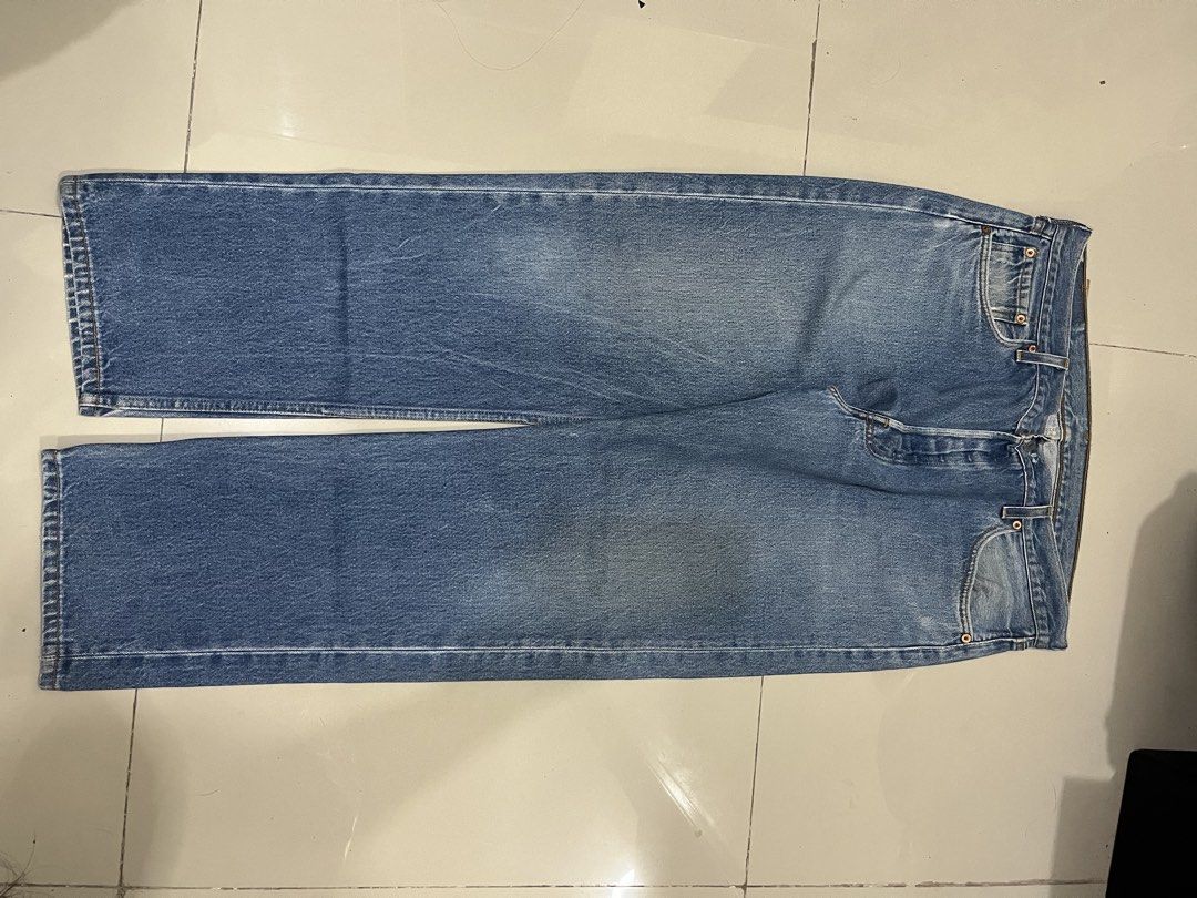 Levi's 501XX Vintage Denim (Category: Jeans) located in Manila. Submitted by an0_na (Listing ID 1468571275, Image 2). Description: - Brand: vintage Levi's 501XX (Authentic USA) - Color: Light wash blue - Material: 100% Cotton - Closure: Standard button fly.