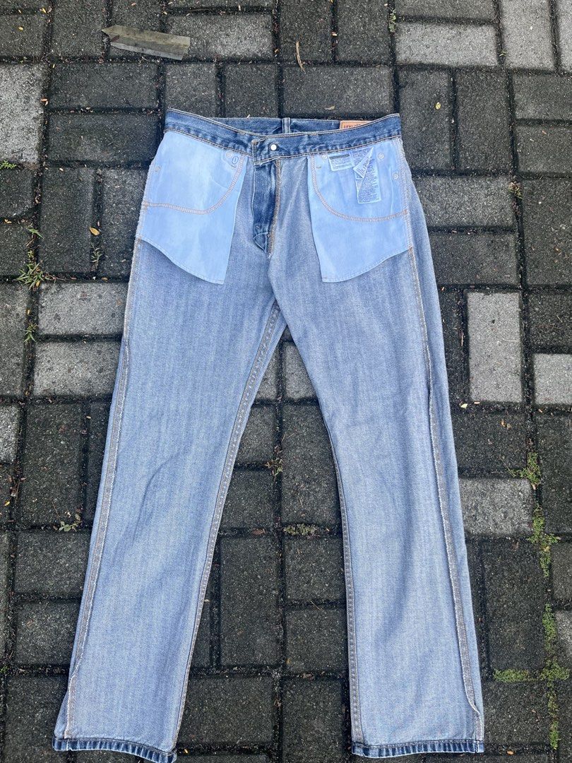 LEVIS 504 REGULAR STRAIGHT FIT (Category: Jeans) located in Manila. Submitted by mikko. (Listing ID 1468694340, Image 3). Description: Authentic Levis 504 Regular Straight Fit Made in Columbia No issue Complete tags Ykk zipper / Levis engraved With Button Code ( 4051 ) Natural Fading / whiskering W - 32 L - 39.5 (A40) H - 7.5 Pm pm for when worn!.