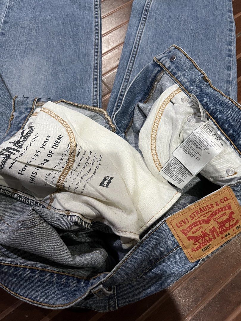 Levis 505 (Category: Jeans) located in Davao. Submitted by daveespino81318 (Listing ID 1468616435, Image 3). Description: Size 33 to 34 Excellent condition .