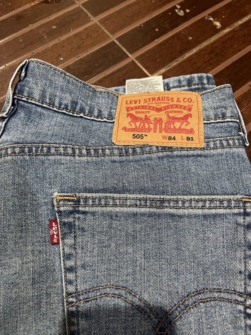 Levis 505 (Category: Jeans) located in Davao. Submitted by daveespino81318 (Listing ID 1468616435, Image 1). Description: Size 33 to 34 Excellent condition .