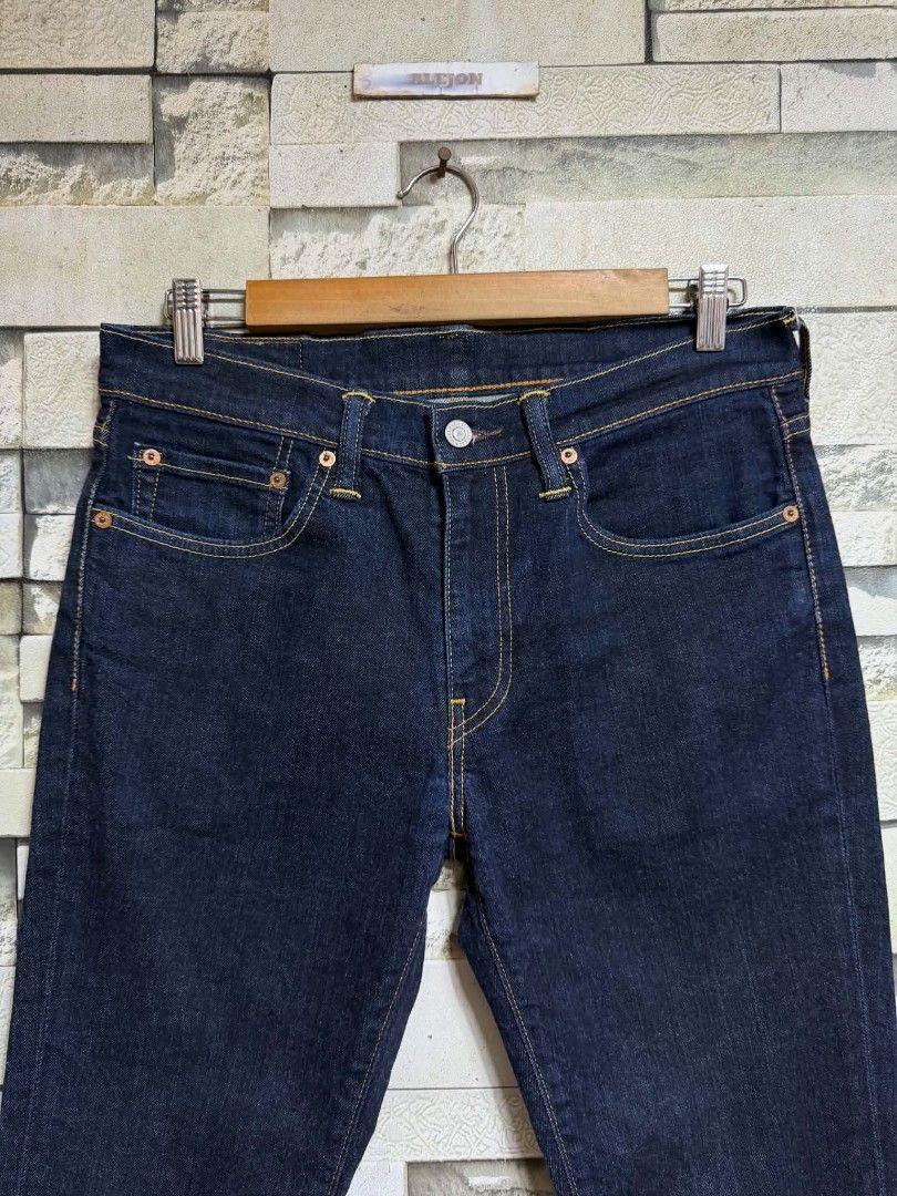 Levi's 511 Leather Patch Slim Denim Pants (Category: Jeans) located in Santa Rosa. Submitted by alejon007 (Listing ID 1468539550, Image 3). Description: Levi's 511 Leather Patch Slim Denim Pants SLIM/STRETCH FIT 100% Legit Excellent condition No issues Size 32 x 41 length PRIC 1⃣8⃣8⃣0⃣ PM.