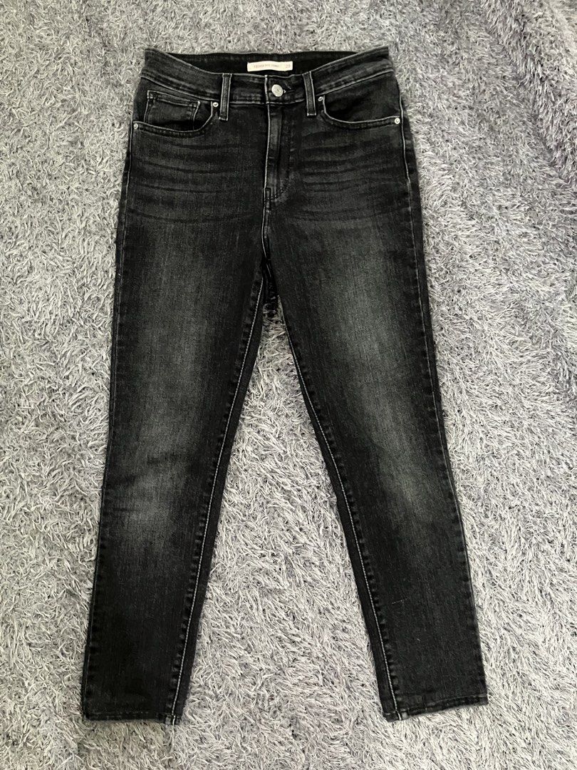 Levi’s 721 High Rise Skinny (Category: Jeans) located in Pulilan. Submitted by aneth11983 (Listing ID 1468622727, Image 2). Description: Levi’s 721 High Rise Skinny Personal preowned, from 🇺🇸 W:28-30” stretched, actual size 30” L: 35” Hem: 11” ₱1350 shipped. Price is fixed Payment first basis. 📍Pulilan, Bulacan.