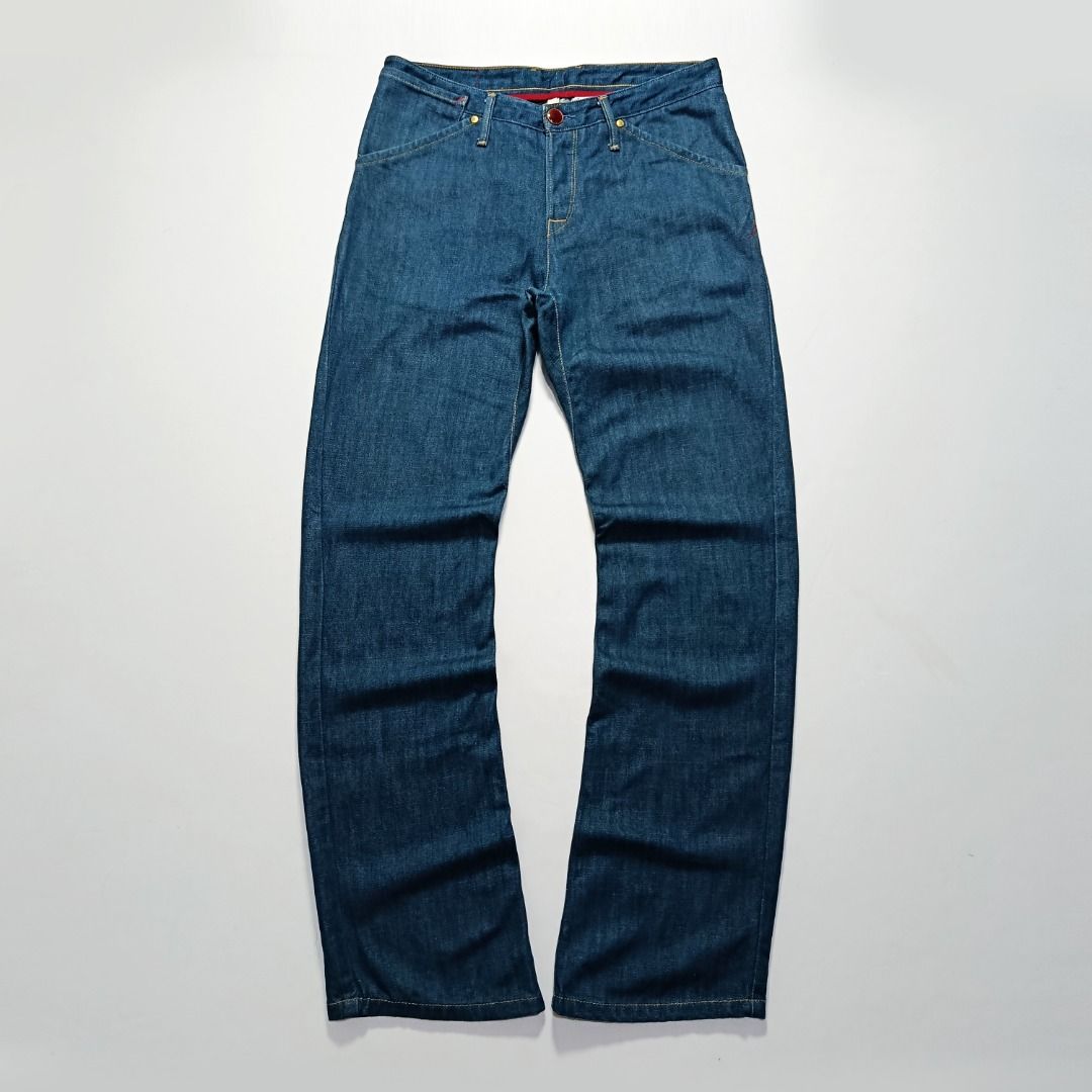 Levi’s C03 Blue Denim Jeans (Category: Jeans) located in Taytay. Submitted by hoodgrail.vtg (Listing ID 1468630944, Image 1). Description: • Excellent condition - Lightly used • Classic blue wash with subtle fading and contrast stitching • Size on tag: W31 L32 — best fits W33 • Measurements: 17 x 44 in • Leg opening: 8.5 in • Color rate: 9/10 • Issue: None.