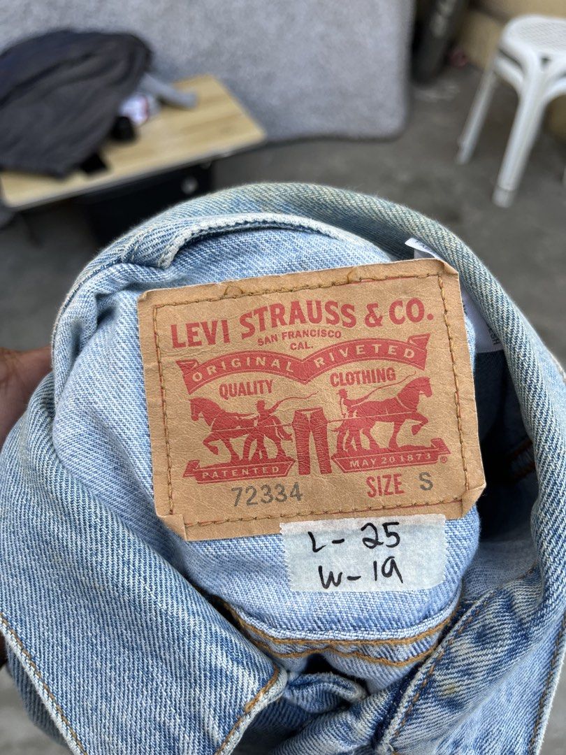 Levi’s denim jacket (Category: Coats, Jackets and Outerwear) located in Cagayan de Oro. Submitted by kairothegreat (Listing ID 1468595258, Image 2). Description: .